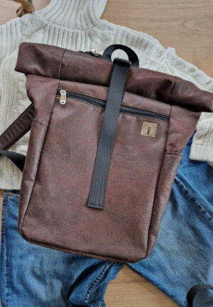 Tripek Fly ryanair lara kroft