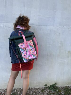 Tripek Fly RAJANER Hawajski vibe na zieleni 2w1 z paskiem do walizki i nowe kieszonki